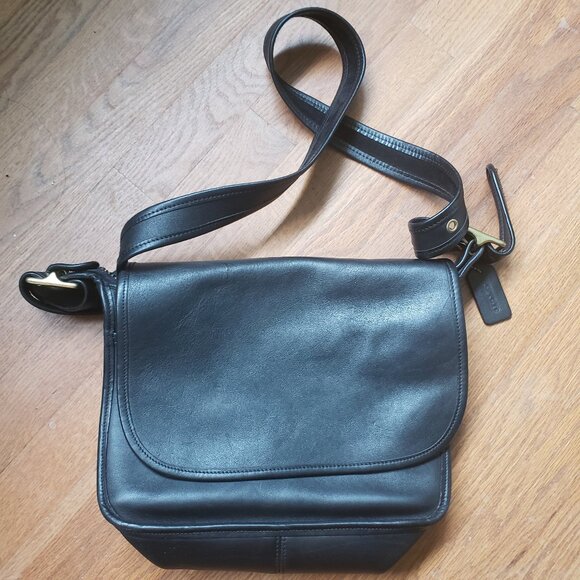 Handbags - Vintage coach bag excellent condition